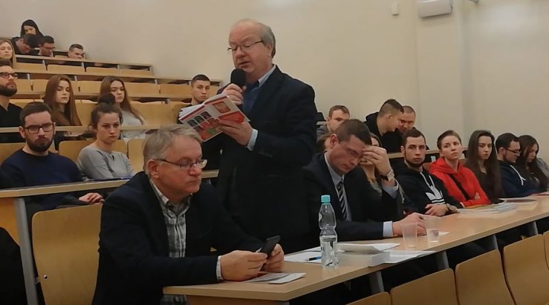 Młodzież kompletnie nic nie wie o Konstytucji - Andrzej Dramiński - 06.12.2018 - Debata na UWM - fot. S. Olsztyn