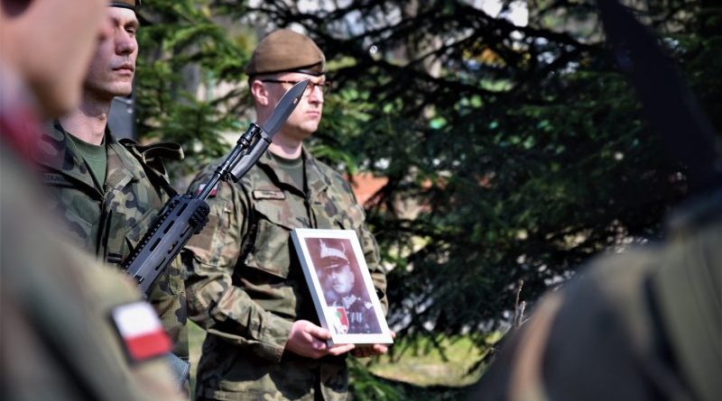 Terytorialsi pamiętają o bohaterach - Gen. bryg. Romuald Dąbrowski